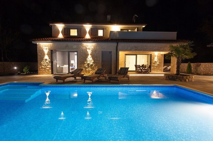 Image No.5-4 Bed Property for sale