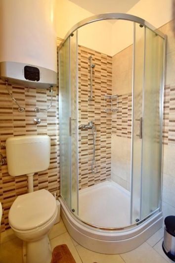 Image No.15-4 Bed Property for sale