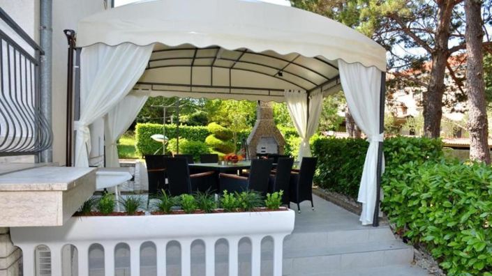 Image No.4-4 Bed Property for sale