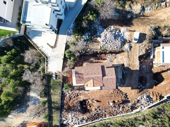 Image No.12-3 Bed Property for sale