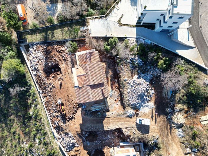 Image No.14-3 Bed Property for sale