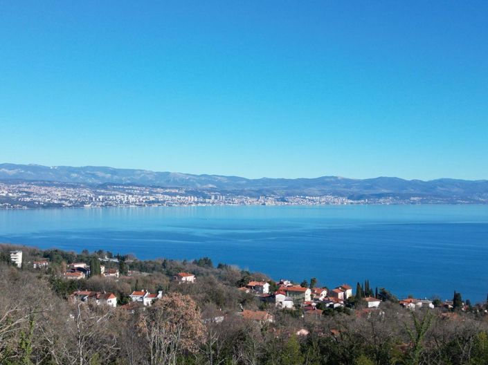 Image No.19-3 Bed Property for sale