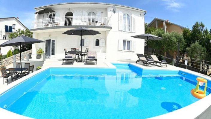 Image No.4-4 Bed Property for sale