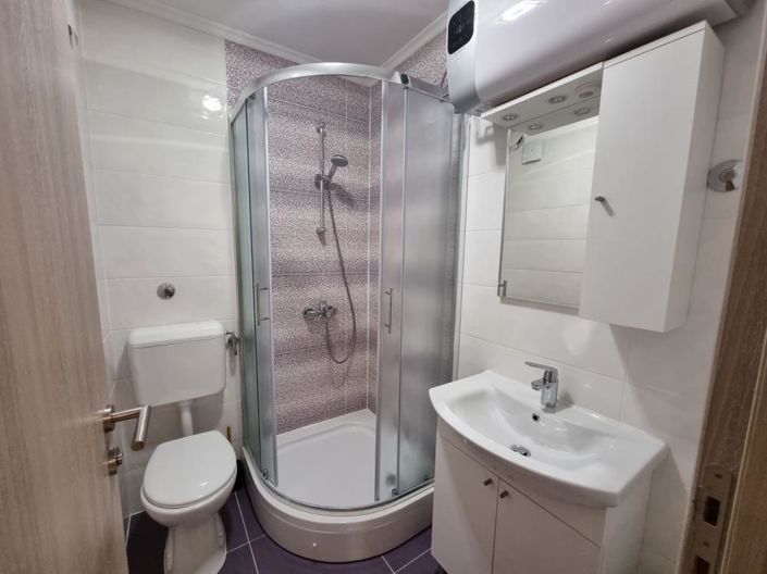 Image No.19-6 Bed Property for sale