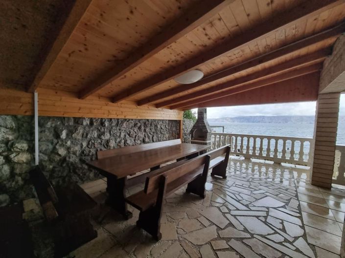 Image No.9-6 Bed Property for sale