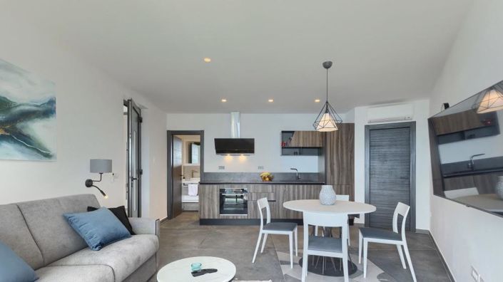 Image No.8-3 Bed Property for sale