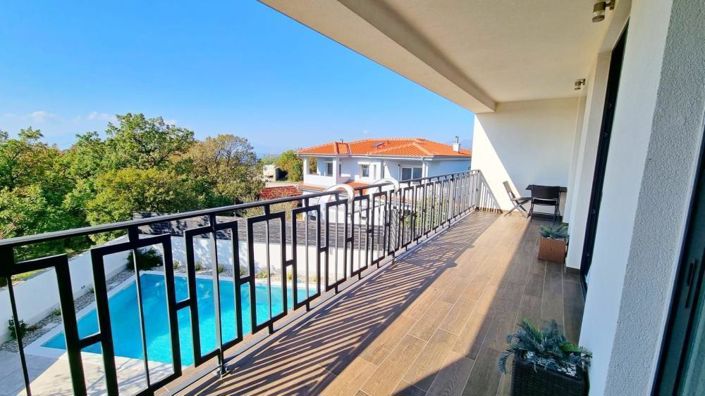 Image No.3-6 Bed Property for sale