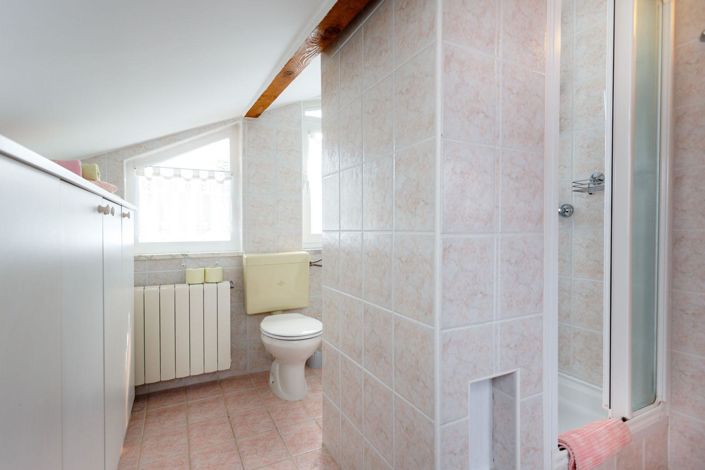 Image No.3-10 Bed Property for sale