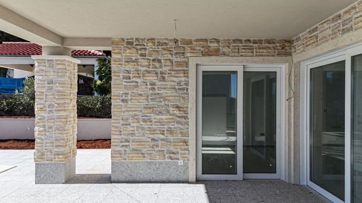 Image No.13-3 Bed Property for sale