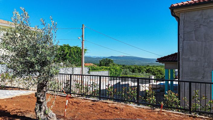 Image No.16-3 Bed Property for sale