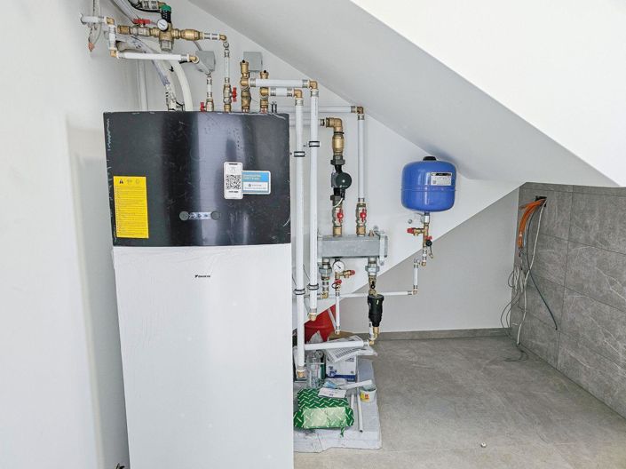 Image No.18-3 Bed Property for sale