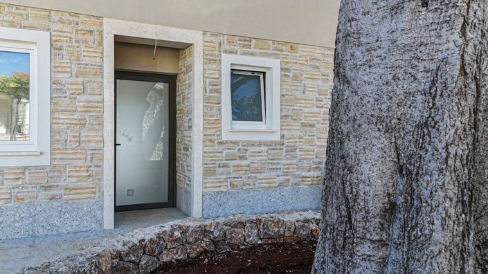 Image No.5-3 Bed Property for sale