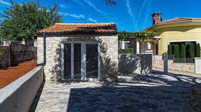 Image No.9-3 Bed Property for sale