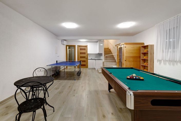 Image No.13-4 Bed Property for sale