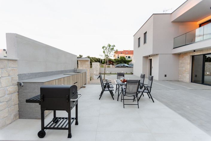 Image No.13-4 Bed Property for sale