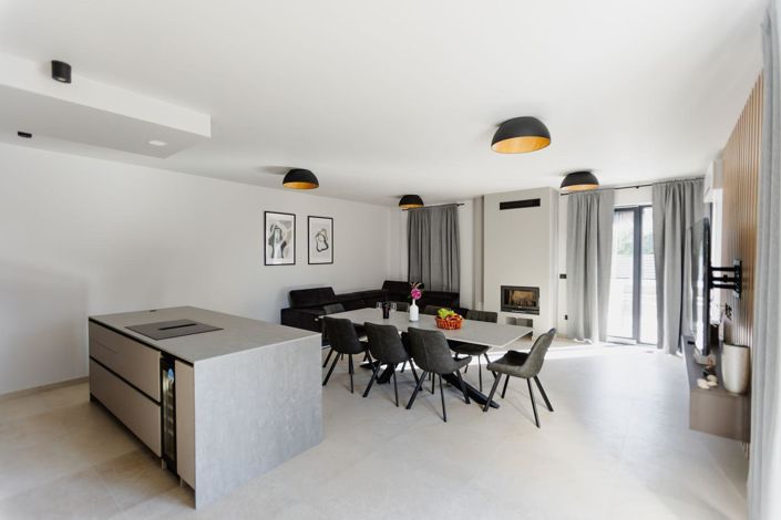 Image No.24-4 Bed Property for sale