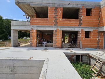 143188-547677
