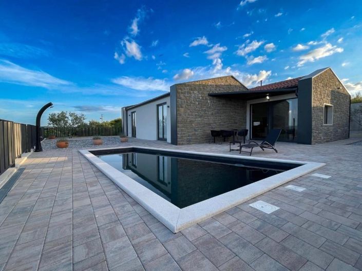 Image No.1-2 Bed Property for sale