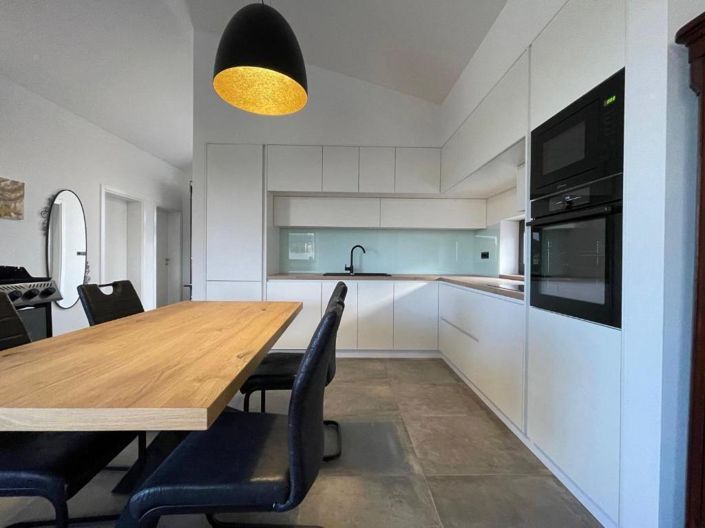 Image No.16-2 Bed Property for sale