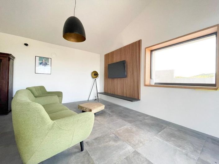 Image No.19-2 Bed Property for sale