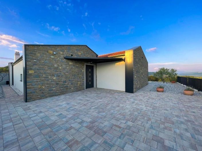 Image No.5-2 Bed Property for sale