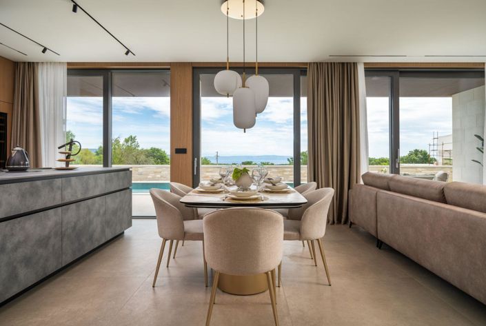 Image No.10-3 Bed Property for sale