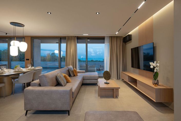 Image No.13-3 Bed Property for sale