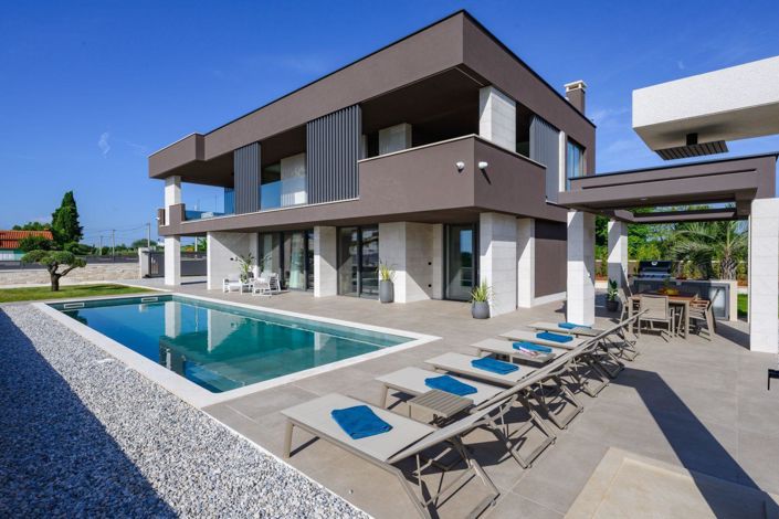 Image No.5-3 Bed Property for sale