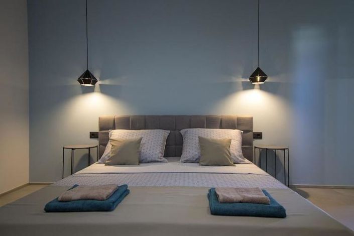 Image No.15-4 Bed Property for sale