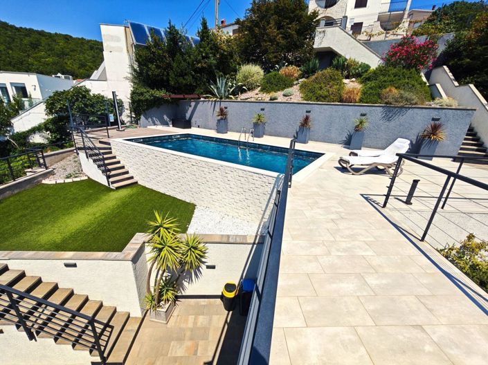 Image No.11-4 Bed Property for sale