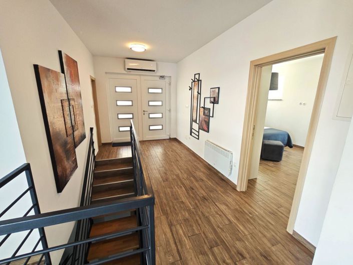 Image No.12-4 Bed Property for sale