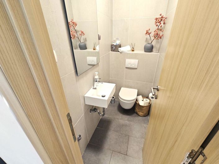 Image No.19-4 Bed Property for sale