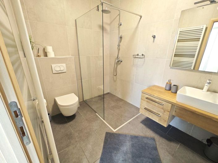 Image No.21-4 Bed Property for sale