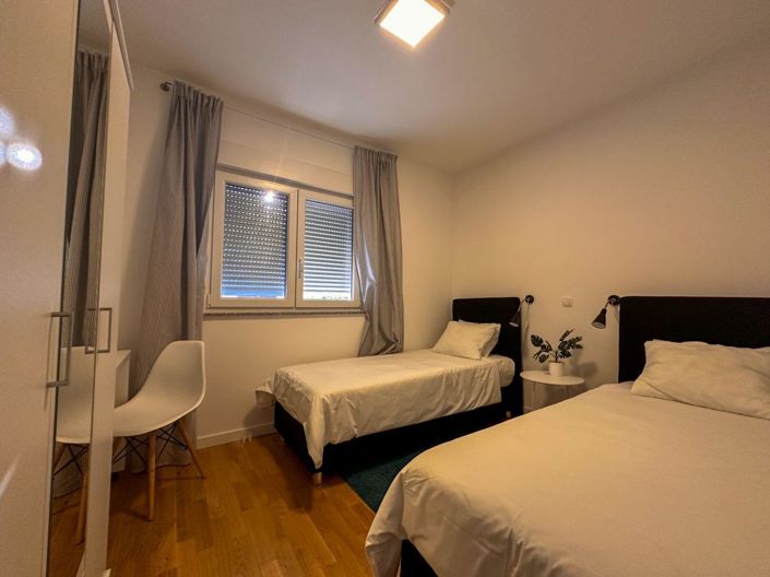 Image No.20-9 Bed Property for sale