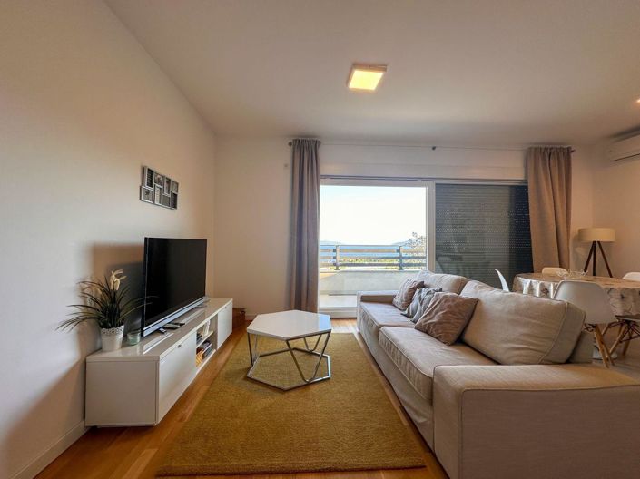 Image No.21-9 Bed Property for sale