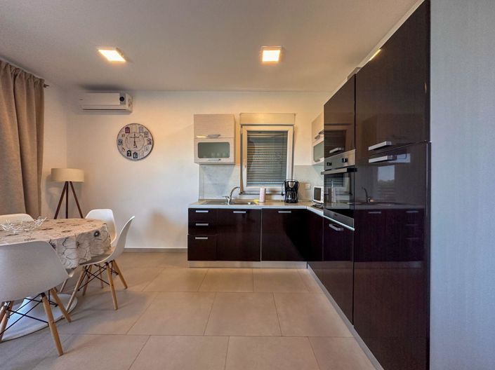 Image No.22-9 Bed Property for sale