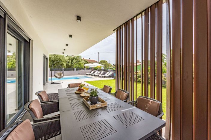 Image No.19-4 Bed Property for sale