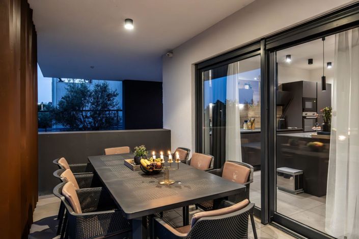 Image No.20-4 Bed Property for sale