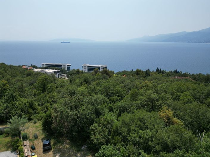 Image No.4-4 Bed Property for sale