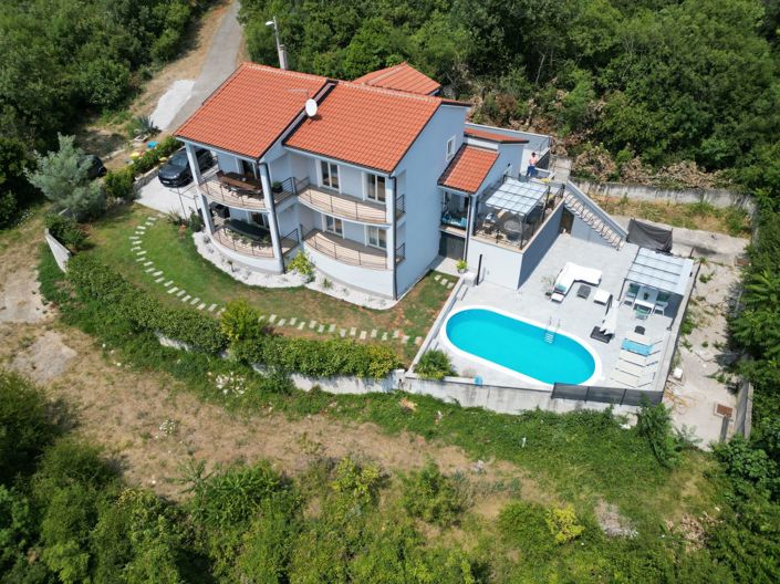 Image No.5-4 Bed Property for sale