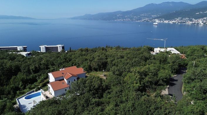 Image No.6-4 Bed Property for sale