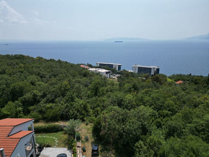 Image No.8-4 Bed Property for sale