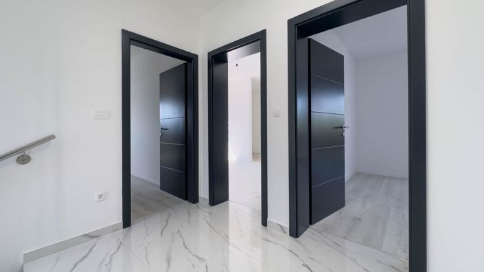 Image No.21-3 Bed Property for sale