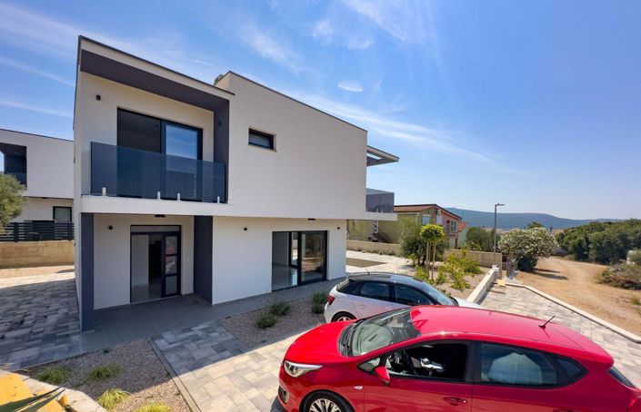 Image No.5-3 Bed Property for sale