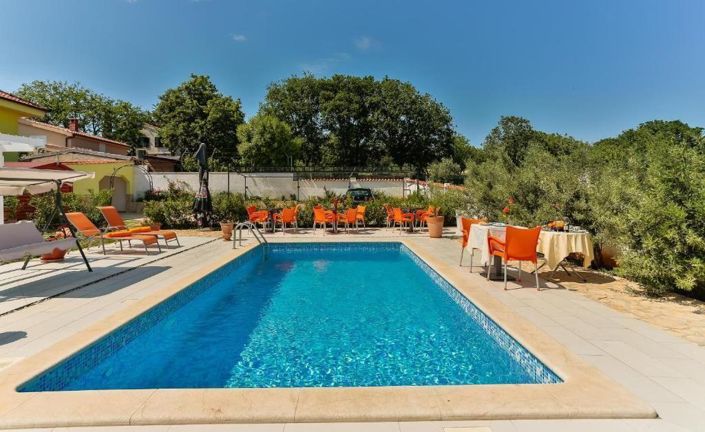 Image No.3-6 Bed Property for sale