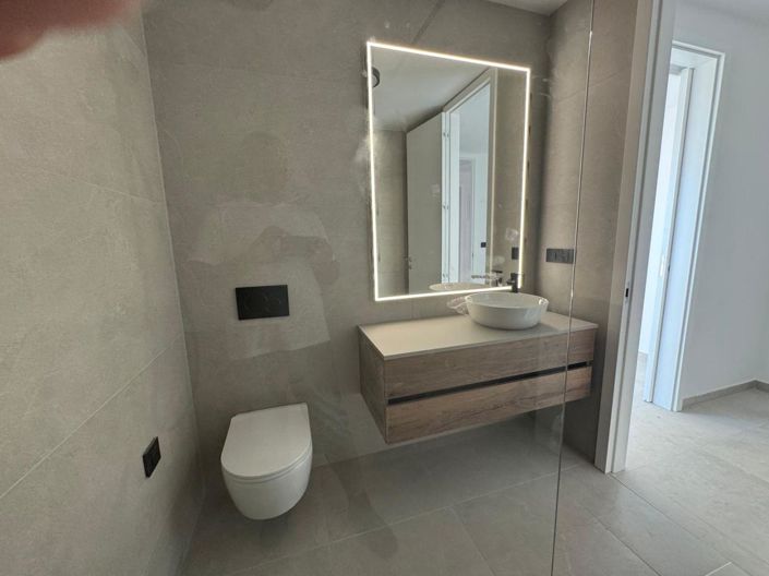 Image No.11-4 Bed Property for sale