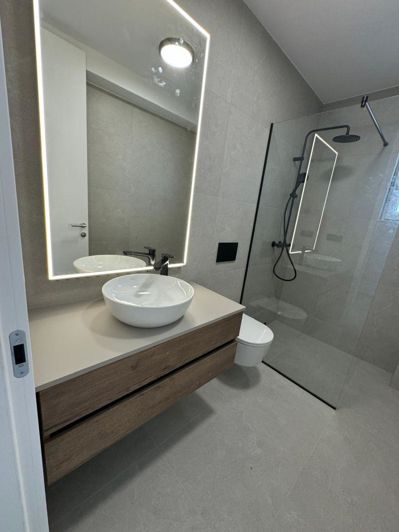 Image No.12-4 Bed Property for sale