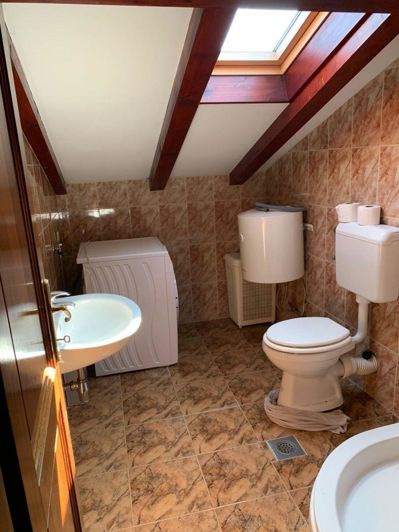 Image No.6-6 Bed Property for sale