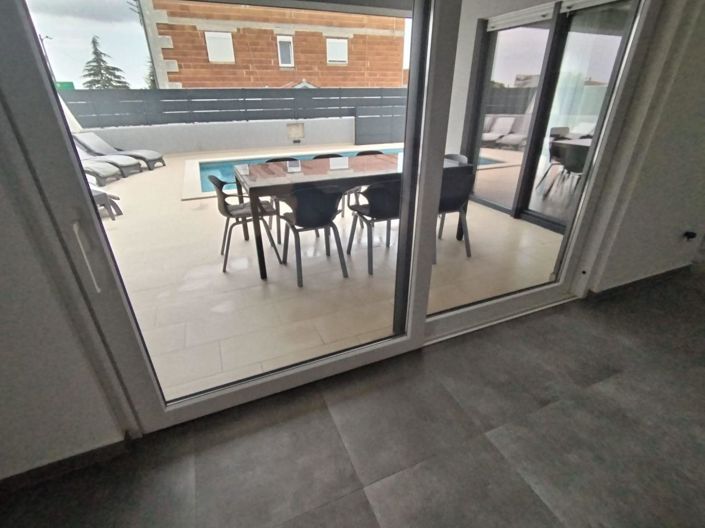 Image No.11-3 Bed Property for sale