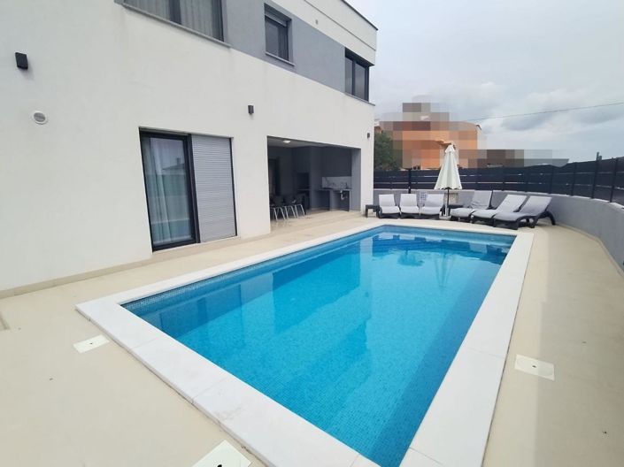 Image No.2-3 Bed Property for sale